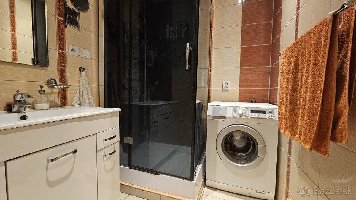 KOMFORTNÝ 4-IZBOVÝ BYT S BALKÓNOM V MESTE SVIDNÍK - 3