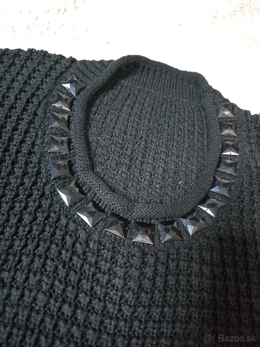 Cierny sveter - 3