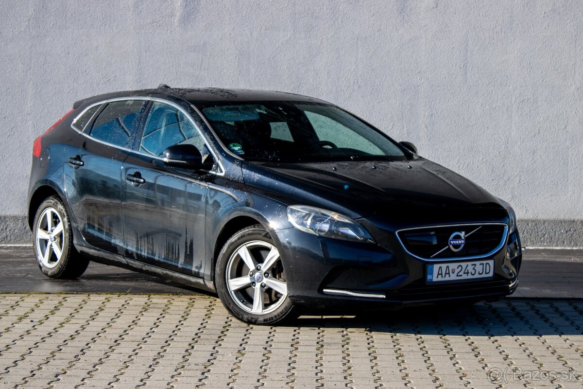 Volvo V40 D4 2.0L Drive-E Momentum - 3