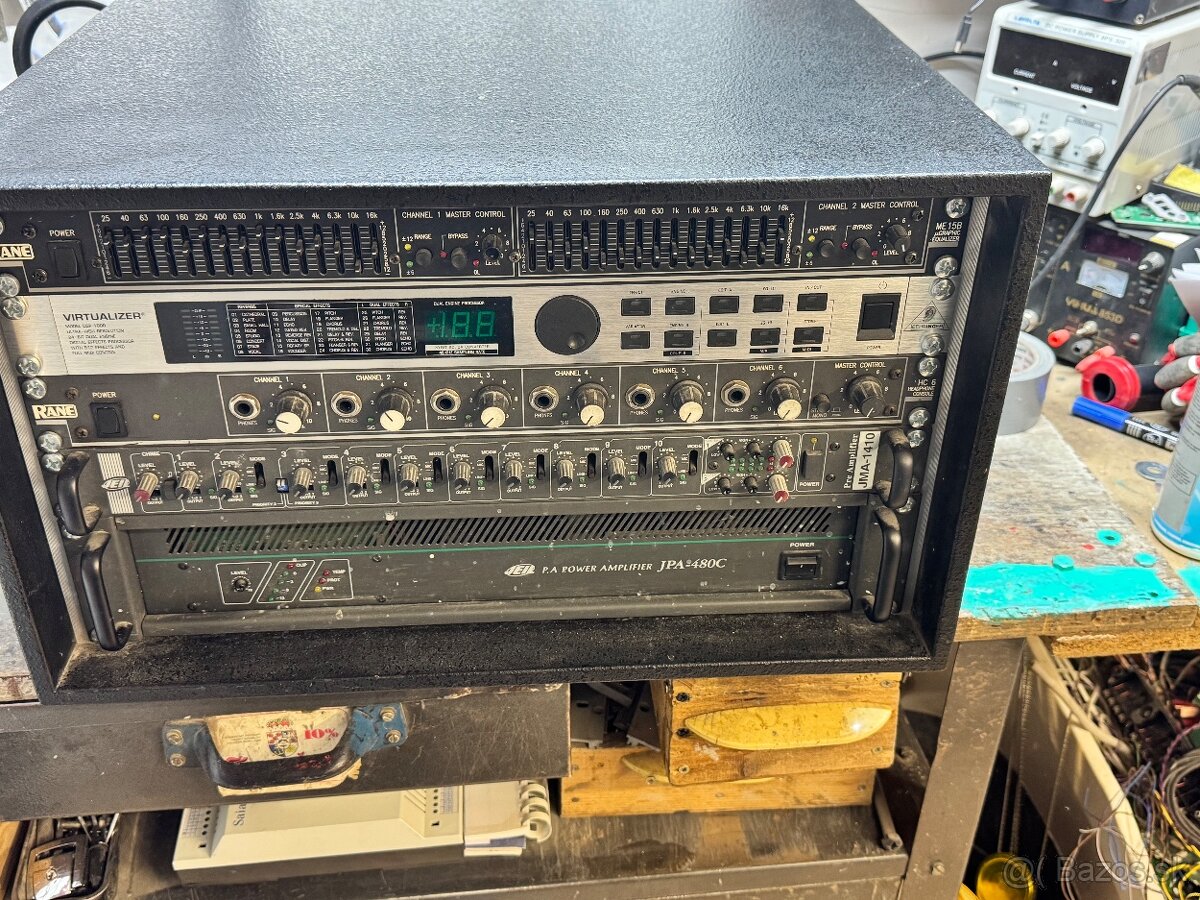 19" Rack 6U drevený. - 3
