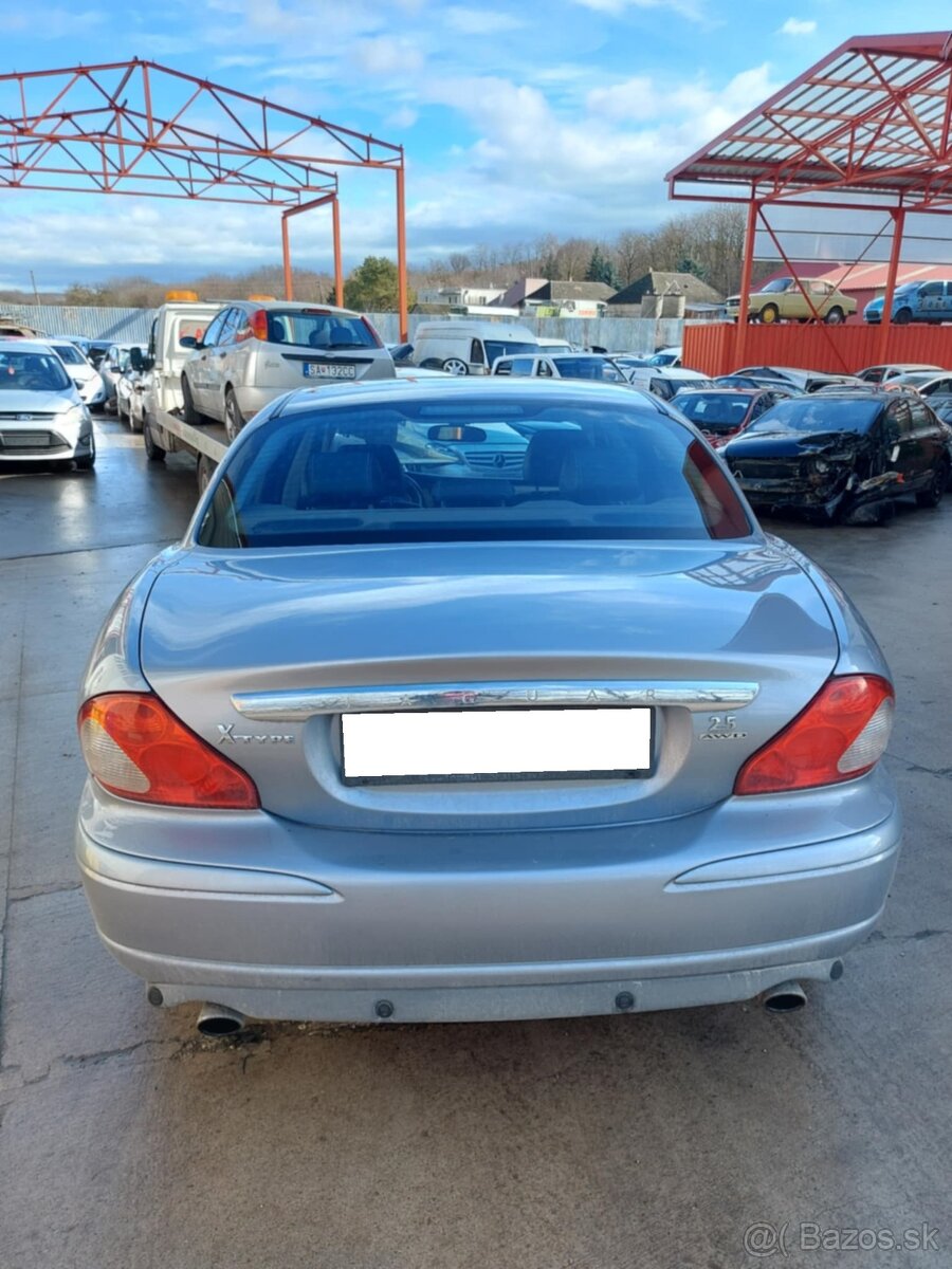 Jaguar X-type 2,5i 143,5kw kód : XB - 3