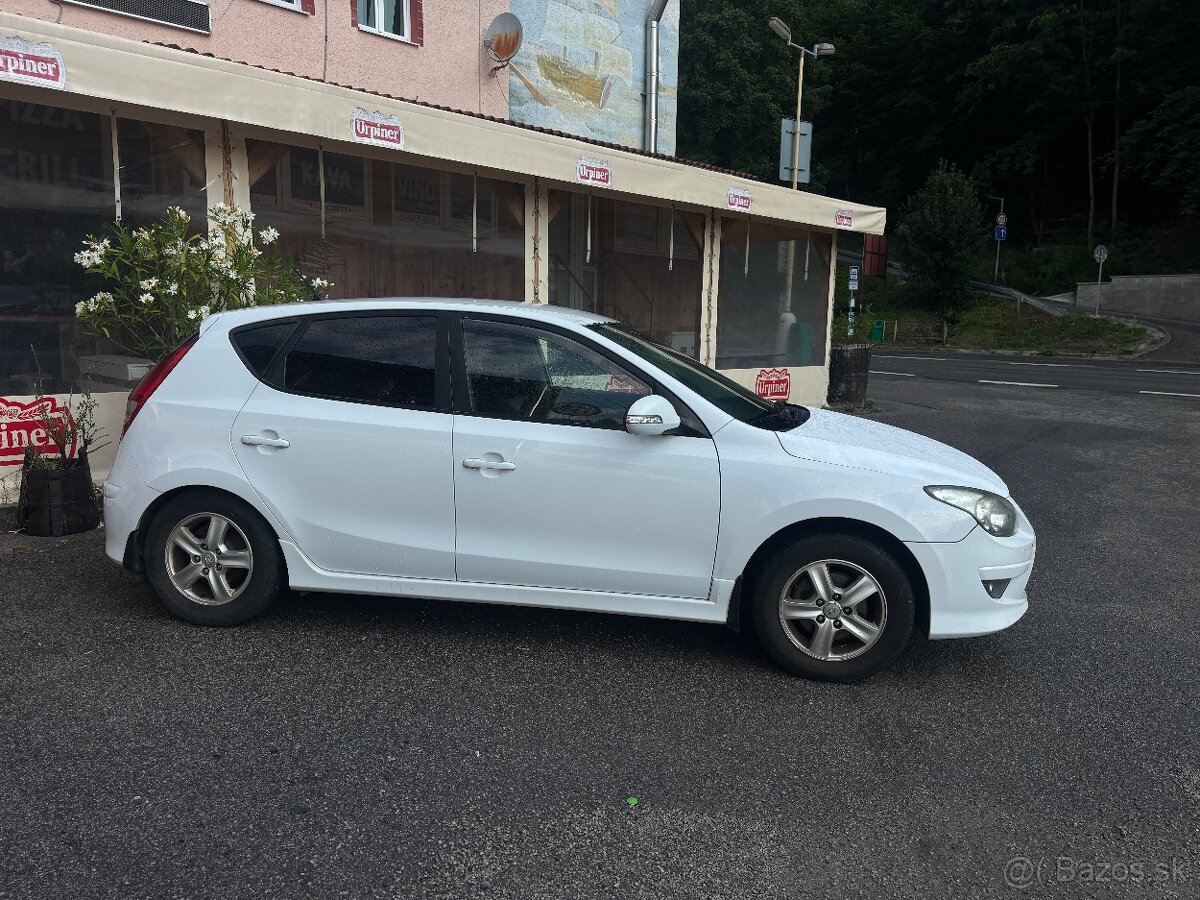 Hyundai i30 1.6 CRDi 66kw M/6 - 3