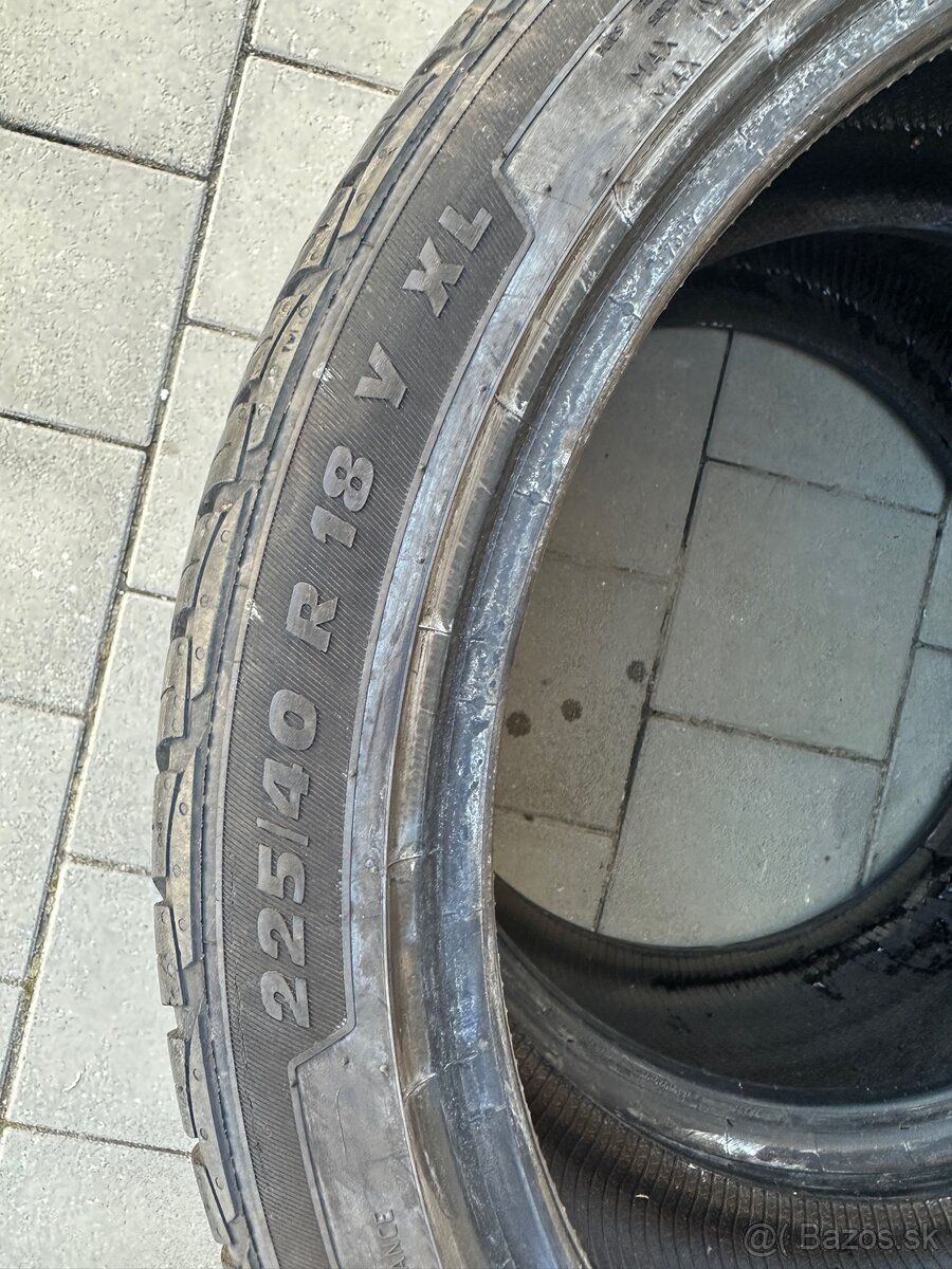 Letné pneu 225/40 R18 - 3