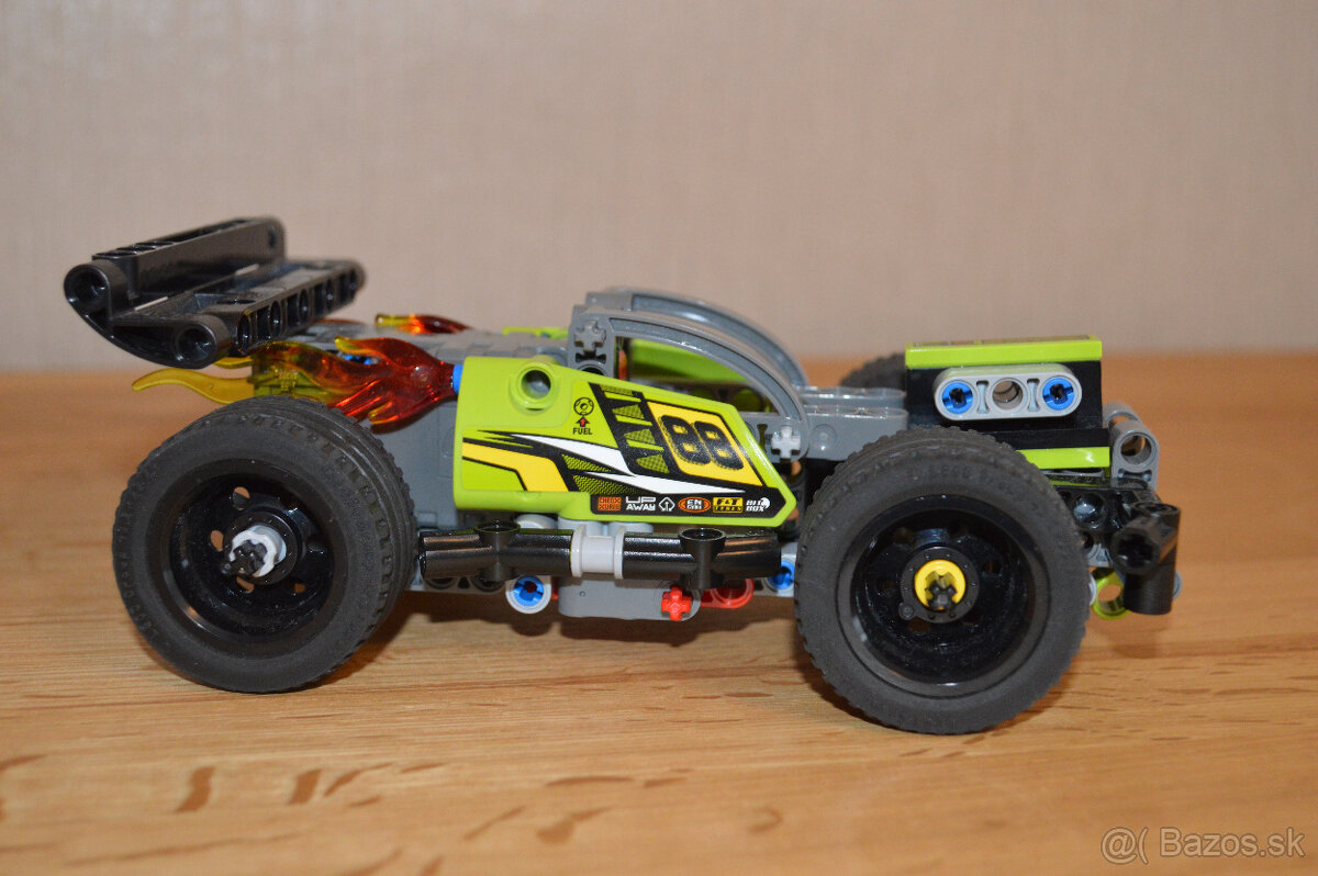 42072 LEGO TECHNIC - Zelené pretekárske auto - 3
