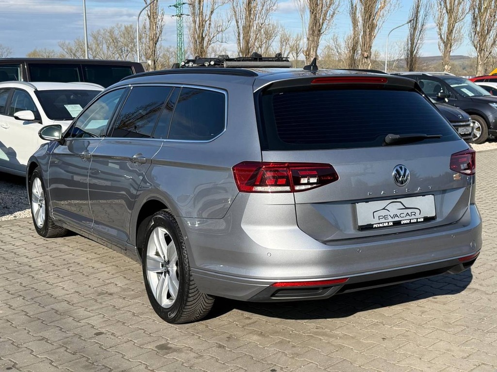 Volkswagen Passat Variant 2.0 TDI Elegance DSG - 3