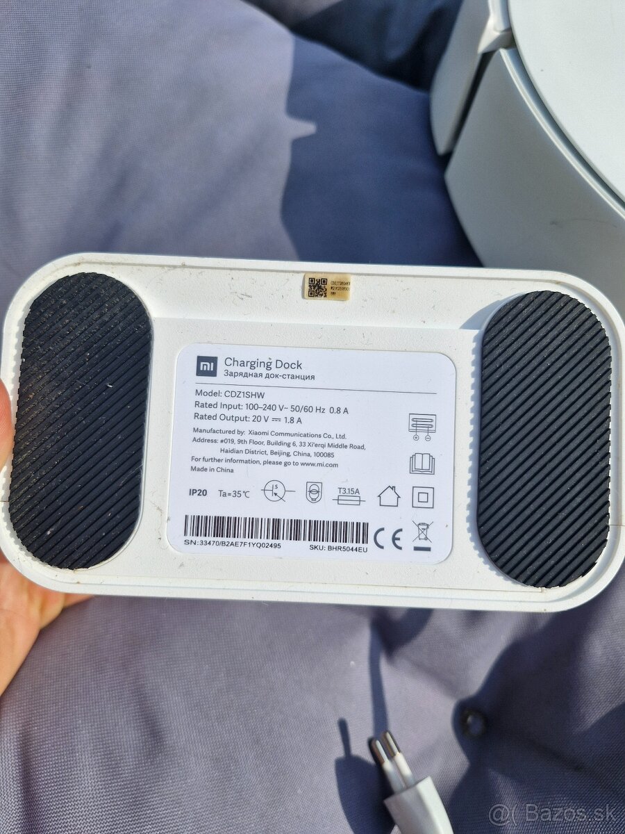 Roboticky vysavac bielej farby xiaomi - 3