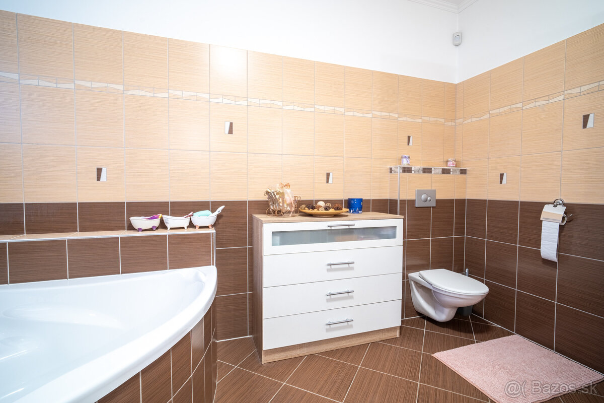 Na predaj rodinná vila v maďarskej obci Gyenesdiás - 3