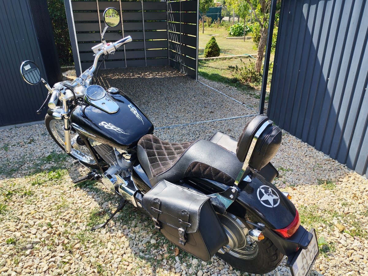 Honda 750 Shadow - 3
