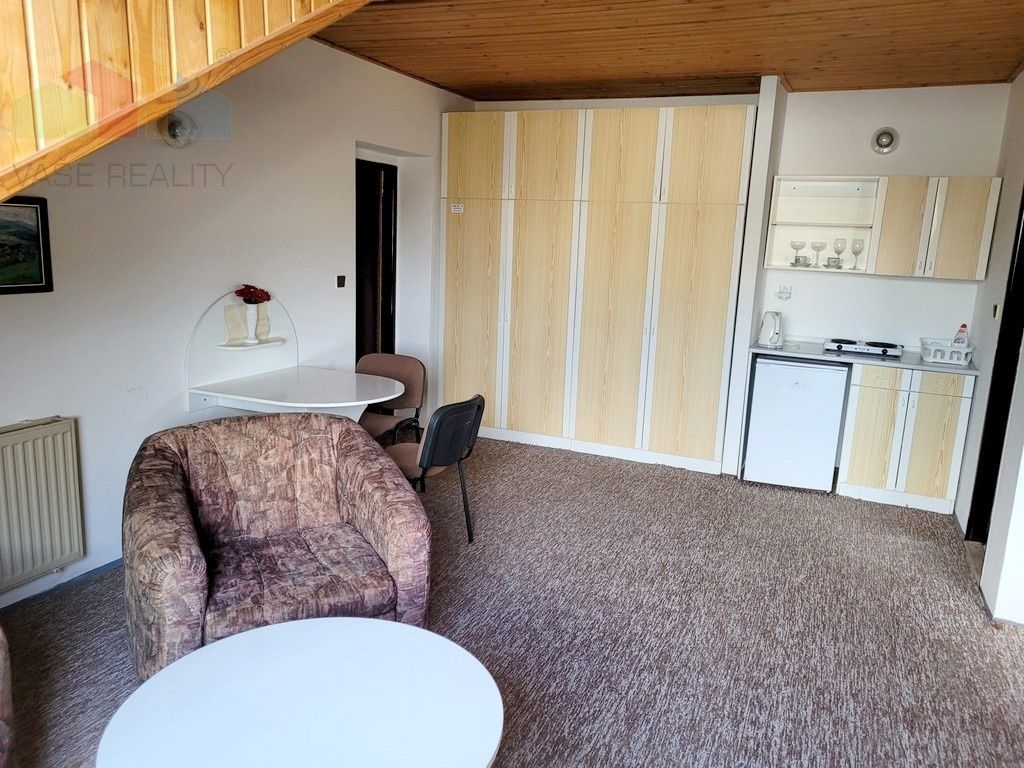 Na prenájom 2 izbový byt s parkovaním Pod Párovcami, Piešťan - 3