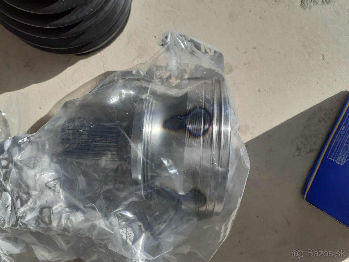 Homogenický kĺb - 3