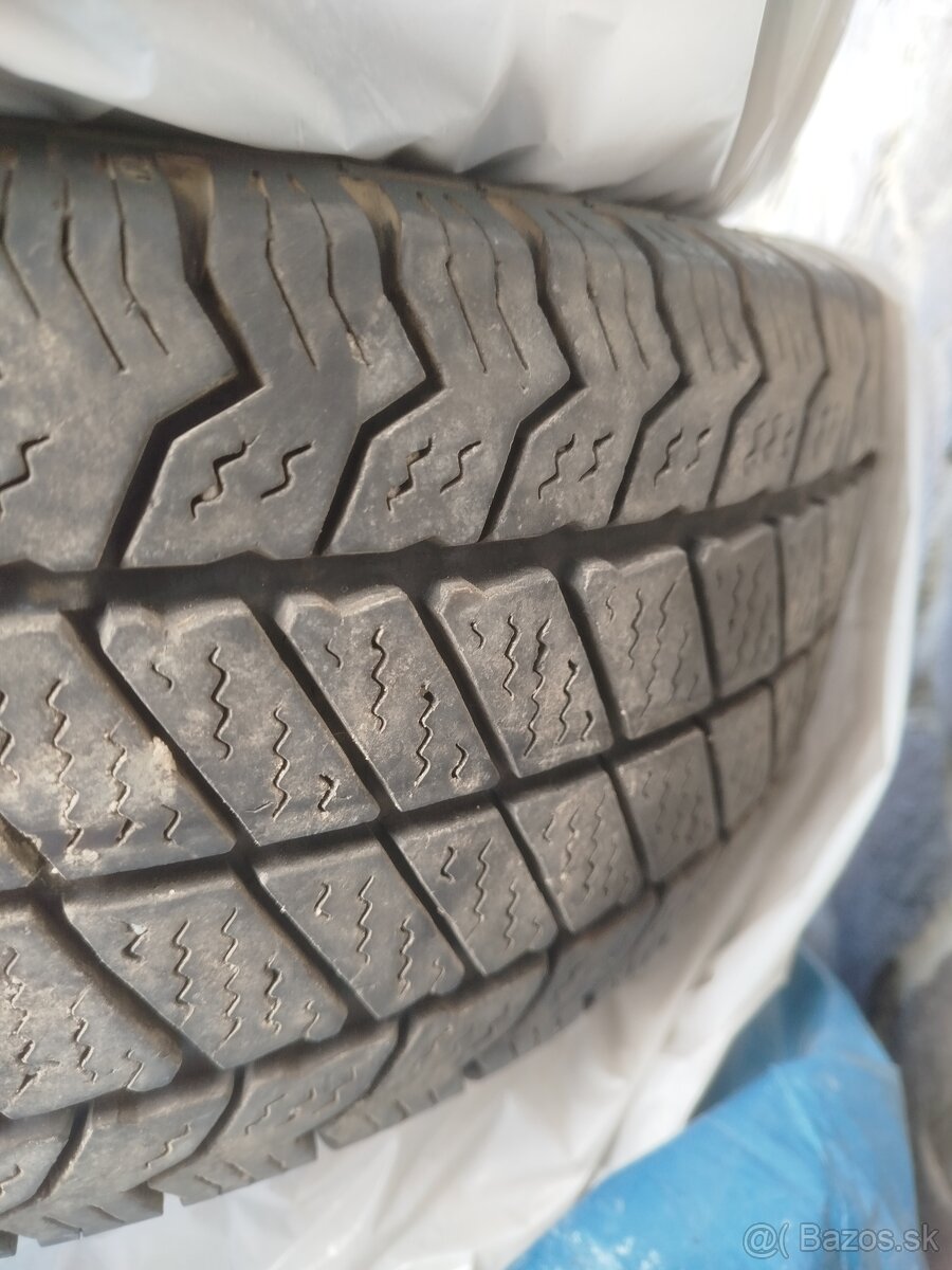 Zimné pneumatiky 215/60 R17 C 2x2 - 3