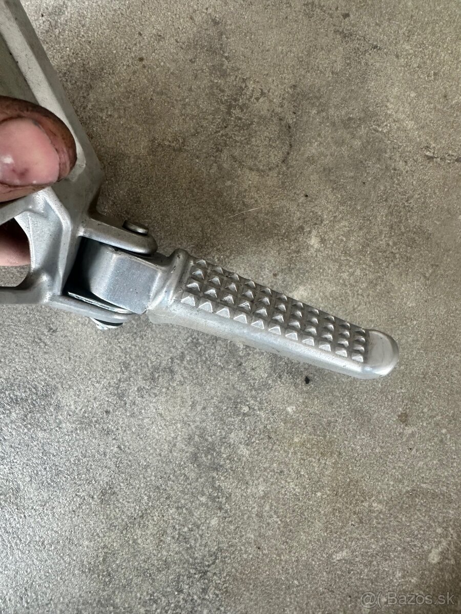 Zadne stupačky CBR 600R 2003-2006 - 3