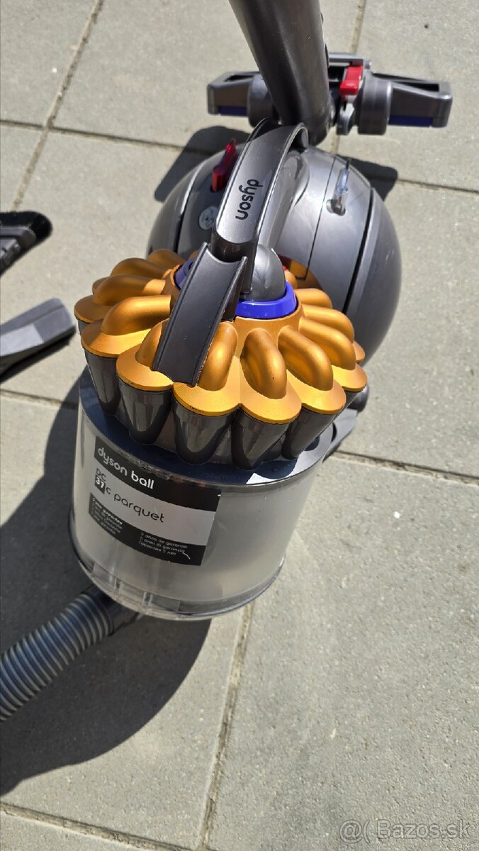 Vysávač Dyson - 3