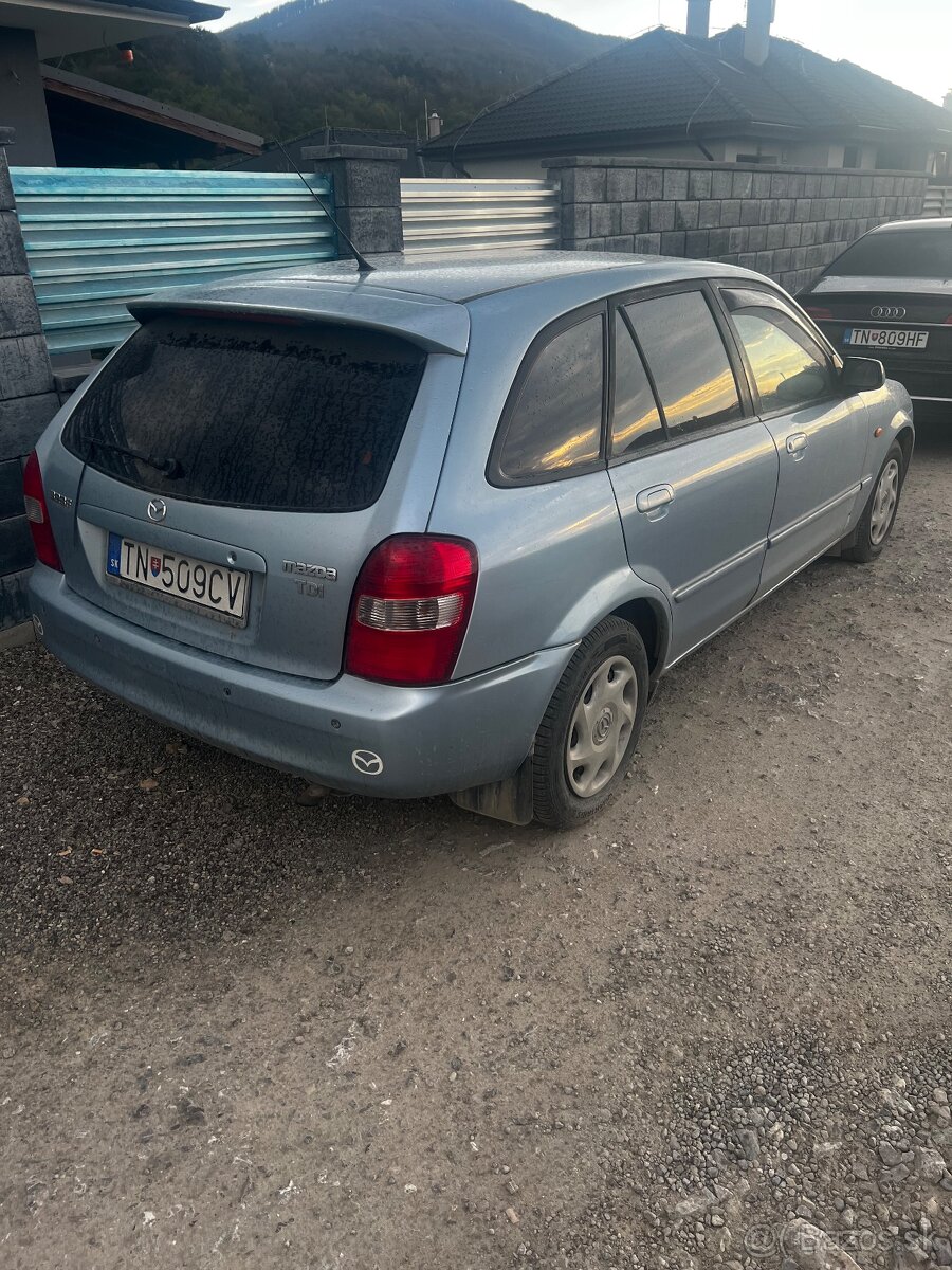 Predám mazdu 323f nepojazdné - 3