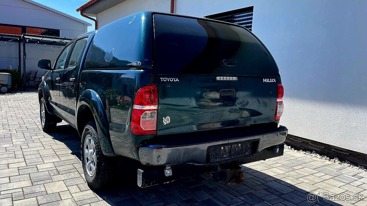 TOYOTA HILUX 2.5DI-D - PREDAJ AJ NA SPLÁTKY