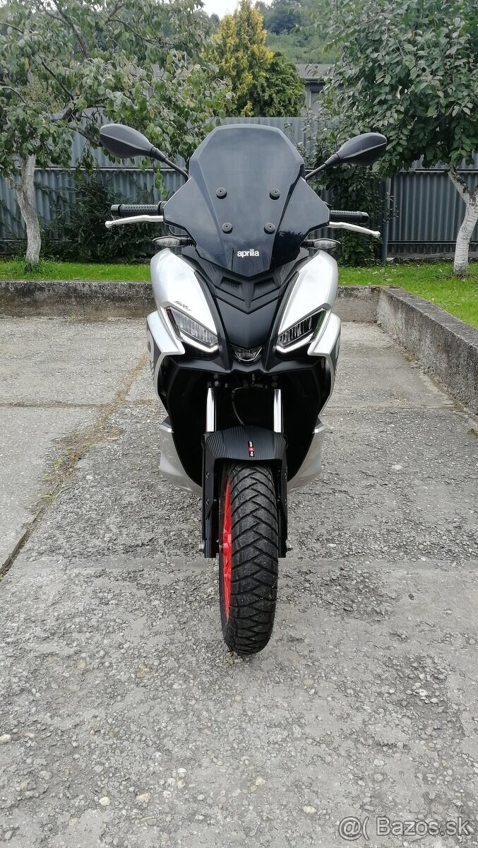 Aprilia SR GT 125 - 3