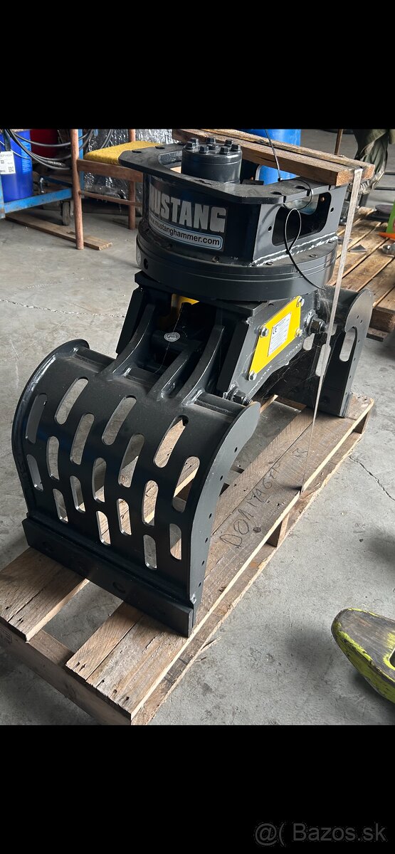 Drapaky -Müstang GRP-150 - 3