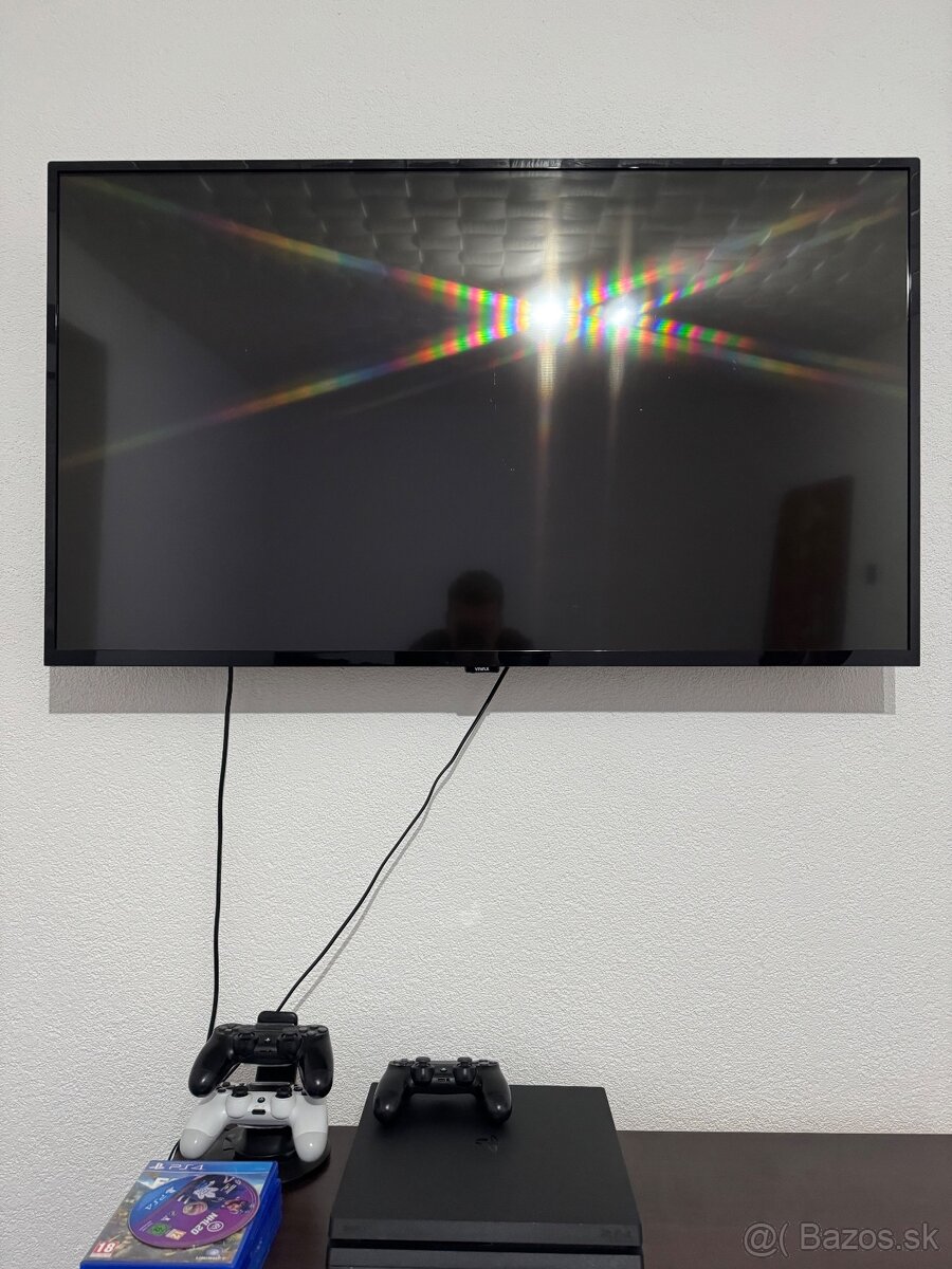 PS4 PRO 1TB plus TV - 3