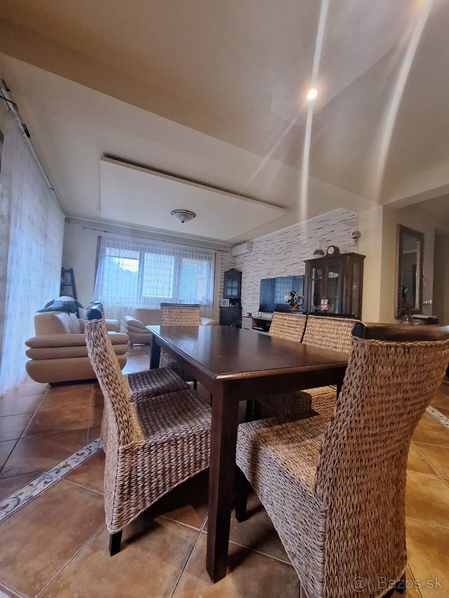 Jedálenský stôl so stoličkami - 3