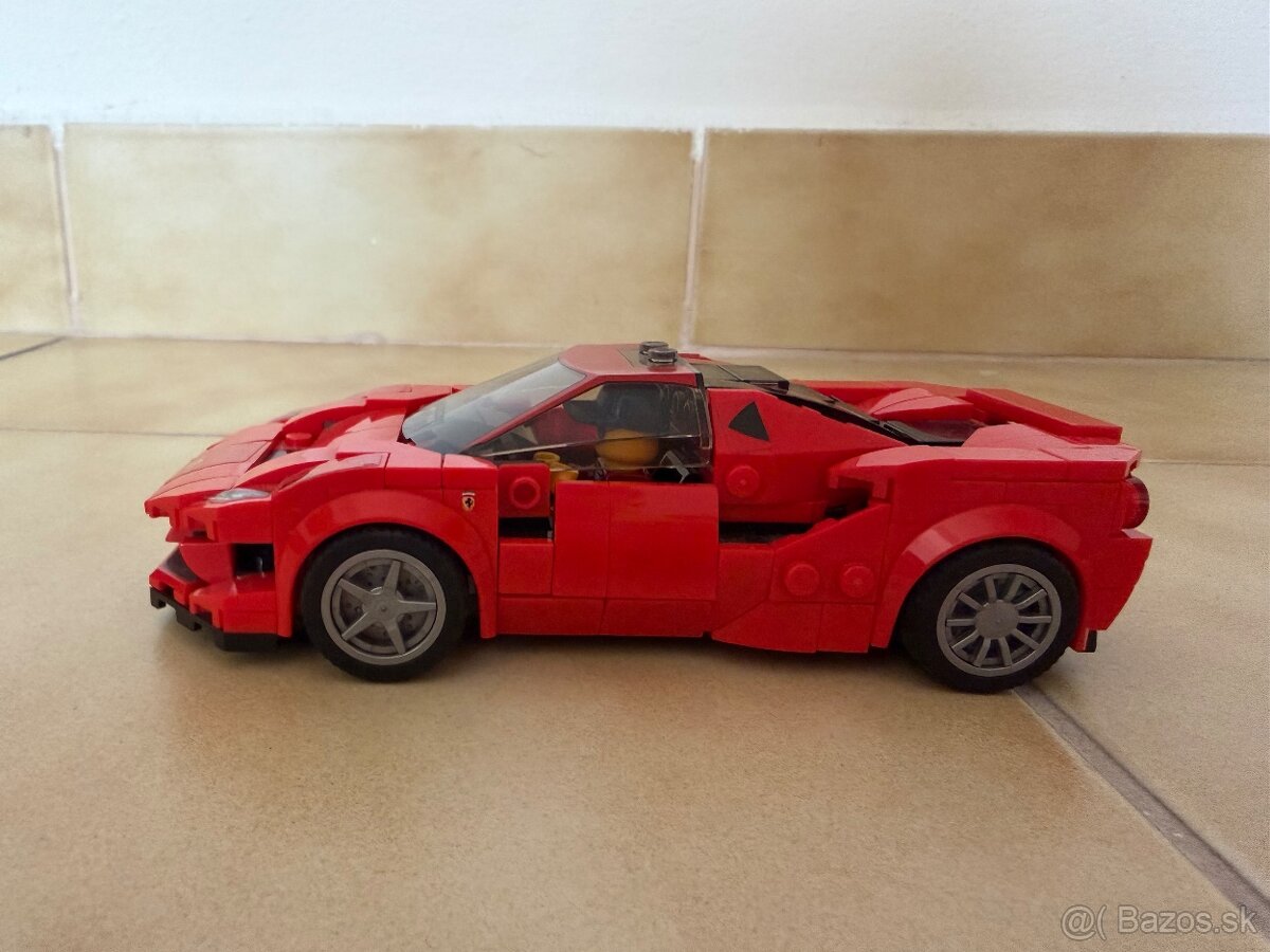 Lego červené Ferrari - 3