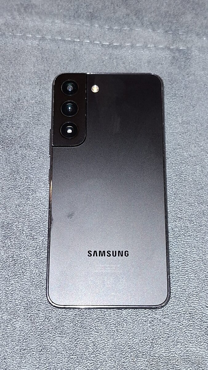 Samsung Galaxy S22 - 3