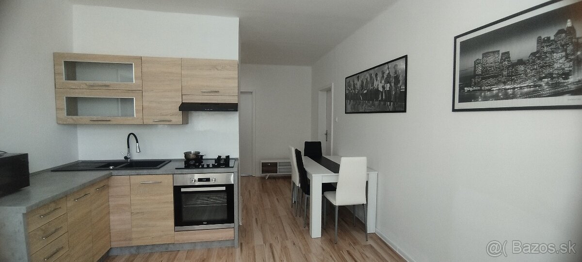 Reprezentatívny, 2. izbový, zariadený byt v TOP lokalite - 3