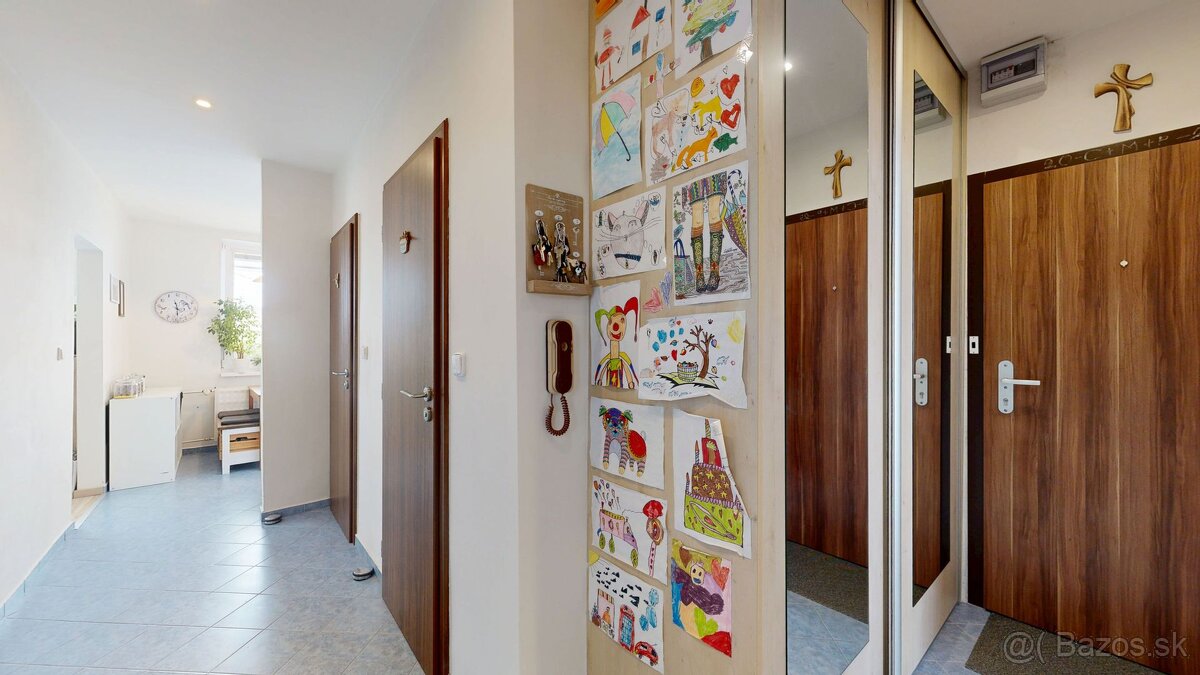 NOVÁ CENAPonúkame na predaj priestranný 3-izbový byt s log - 3