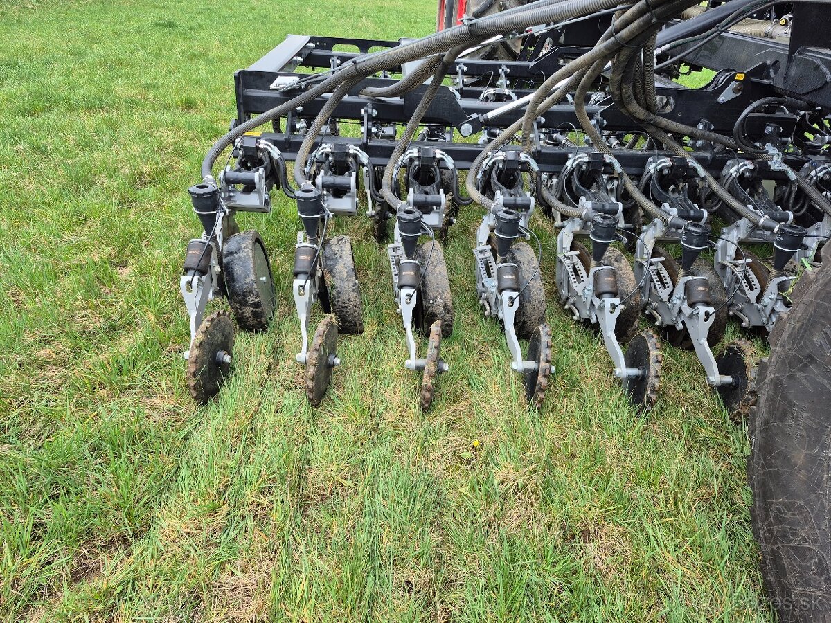 NO TILL sejací stroj pre priamu siatie HORIZON DSX 60-18 - 3