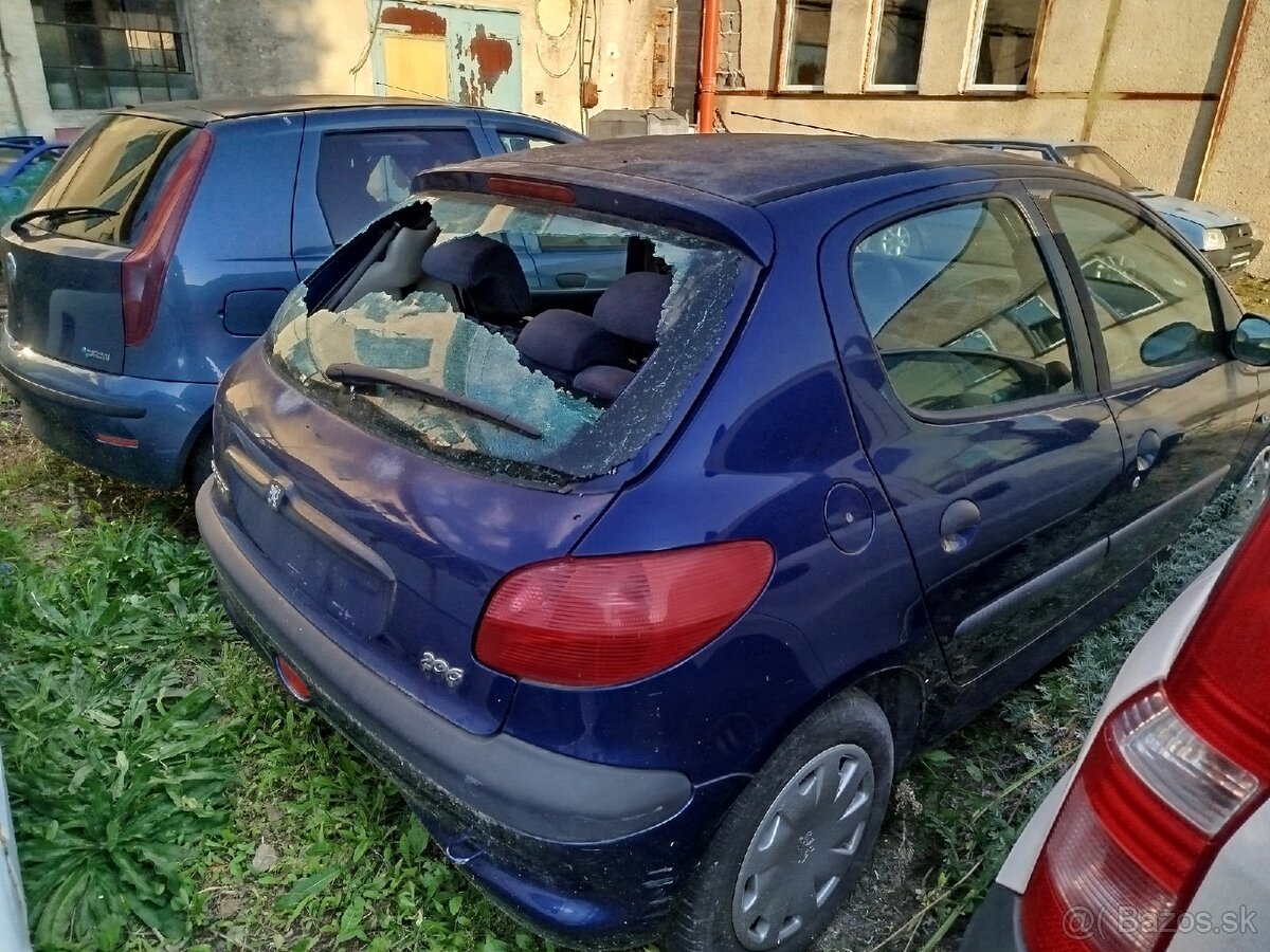 Rozpredam Peugeot 206 - 3