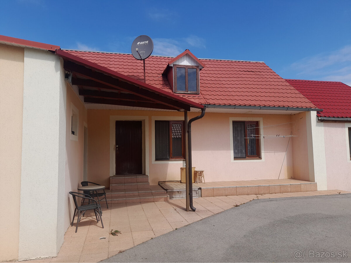 Znížená cena :: Predaj rodinného domu s veľkým pozemkom – ko - 3