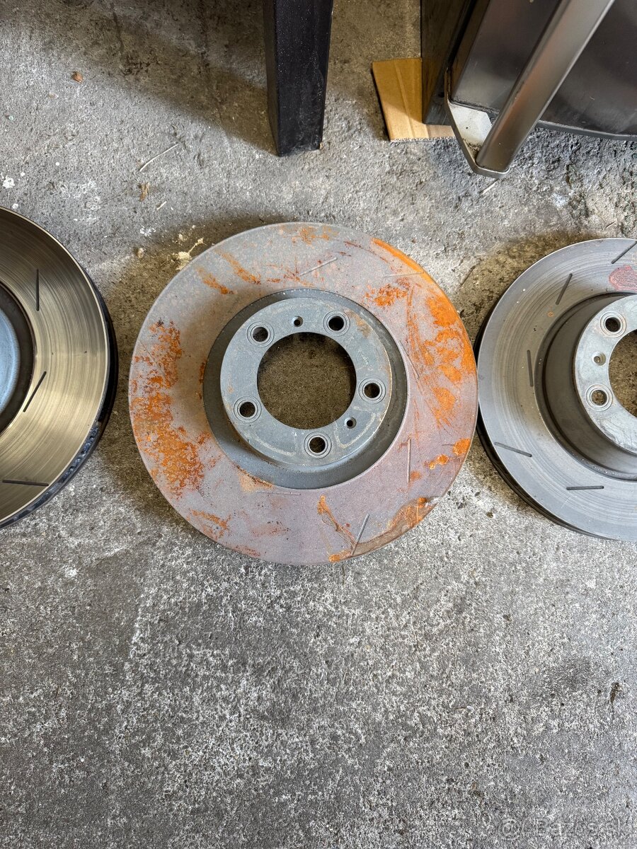 Predne a zadne kotuce porsche pannamera - 3