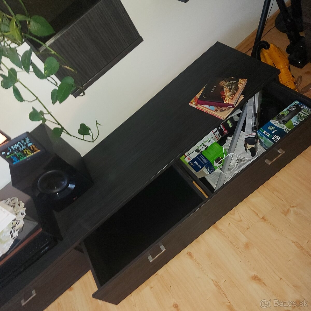 Nová nepoškodená obývacia stena - 3