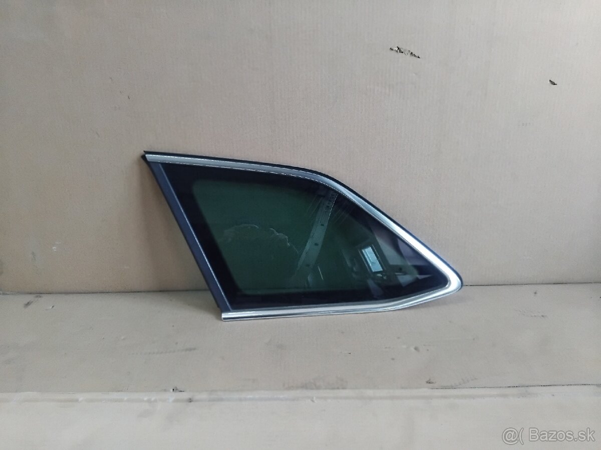 bočné sklo Superb 3 combi - 3