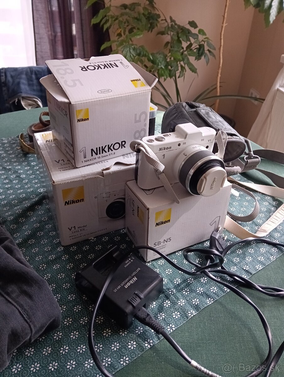 Nikon - 3