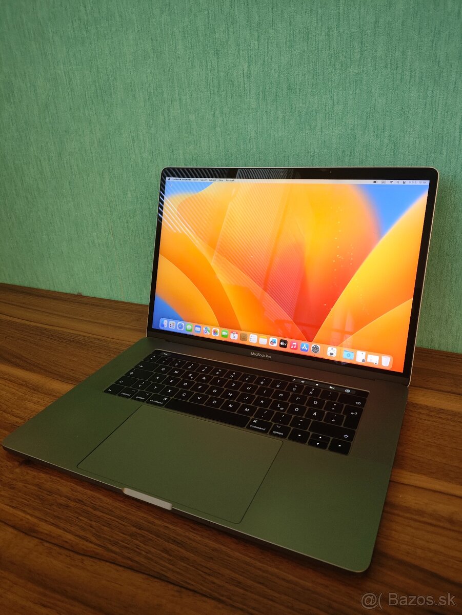 Apple MacBook Pro 15 2017 – i7 / 16GB / 256GB - 3