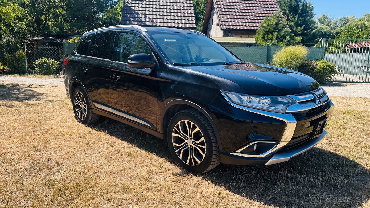 Mitsubishi Outlander 2.2D 7miest automat 4x4 - 3