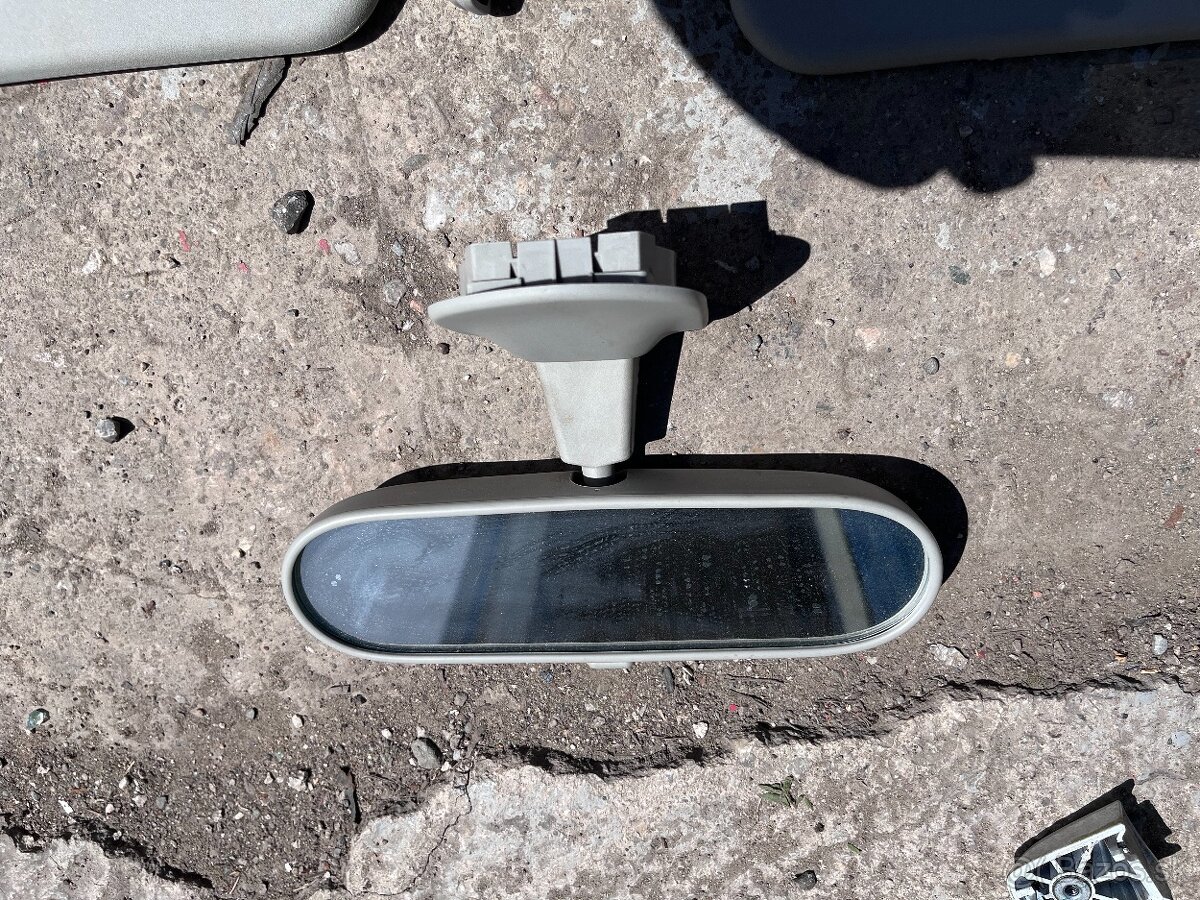 Suzuki Splash 2009 diely interieru, vyduch, svetlo, zrkadlo - 3