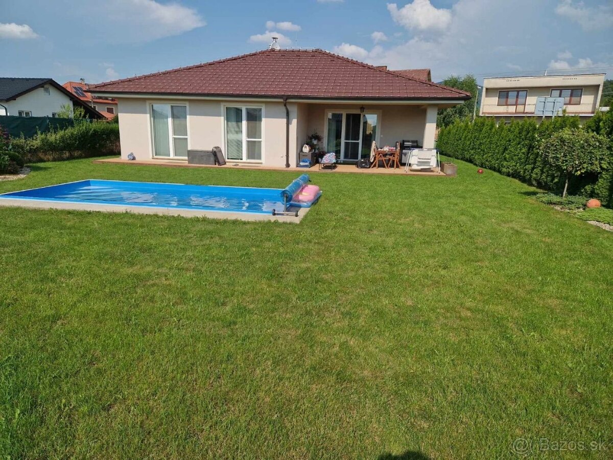 4-izbový bungalow - 100m2 + terasa 18 m2, pozemok 796 m2, Ko - 3