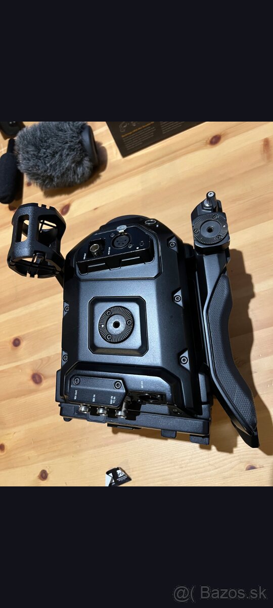 BLACKMAGIC URSA MINI PRO G2 4.6K EF mount - 3