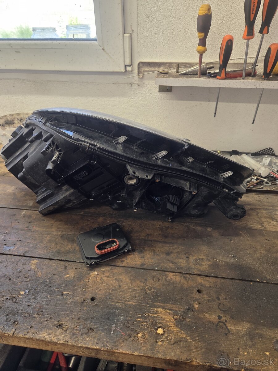 Svetlo audi a4 b9 - 3