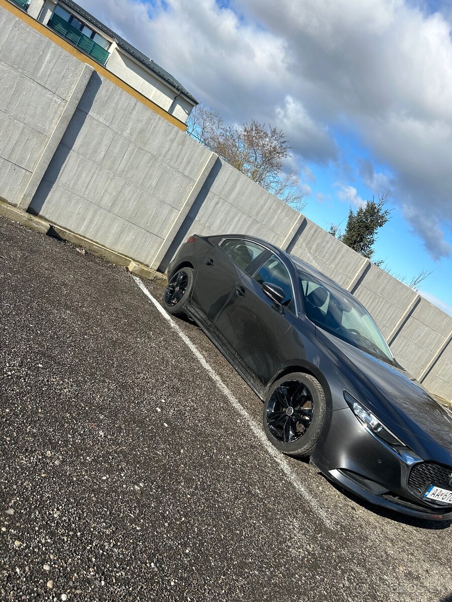 Mazda 3 2.0 BENZÍN SEDAN - 3