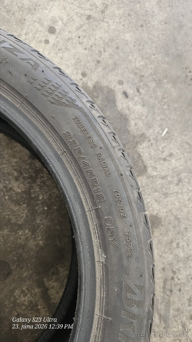 Bridgestone 225/45 R18 - 3