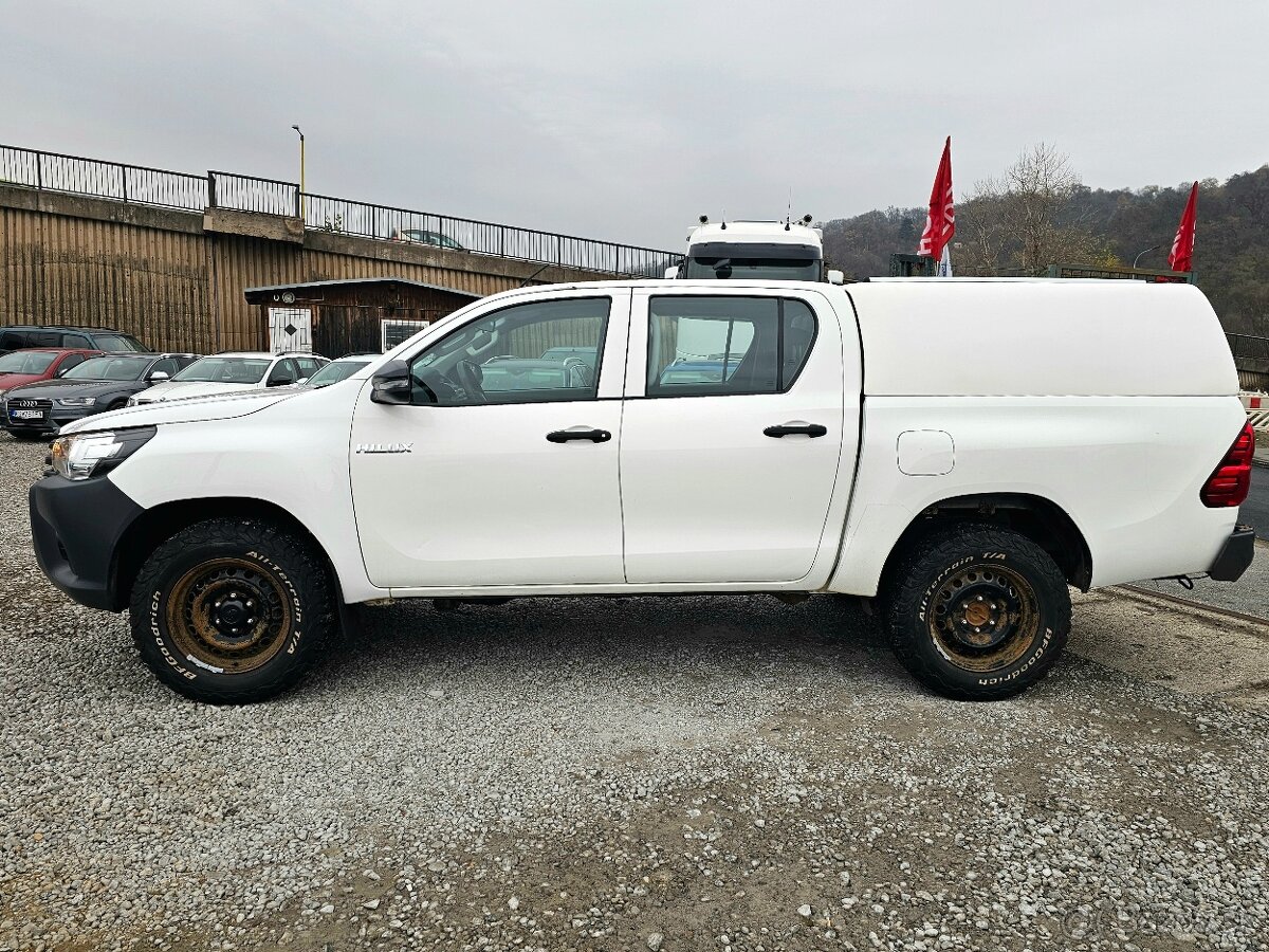 Toyota Hilux DC 2.4 I D-4D Active Rezervované