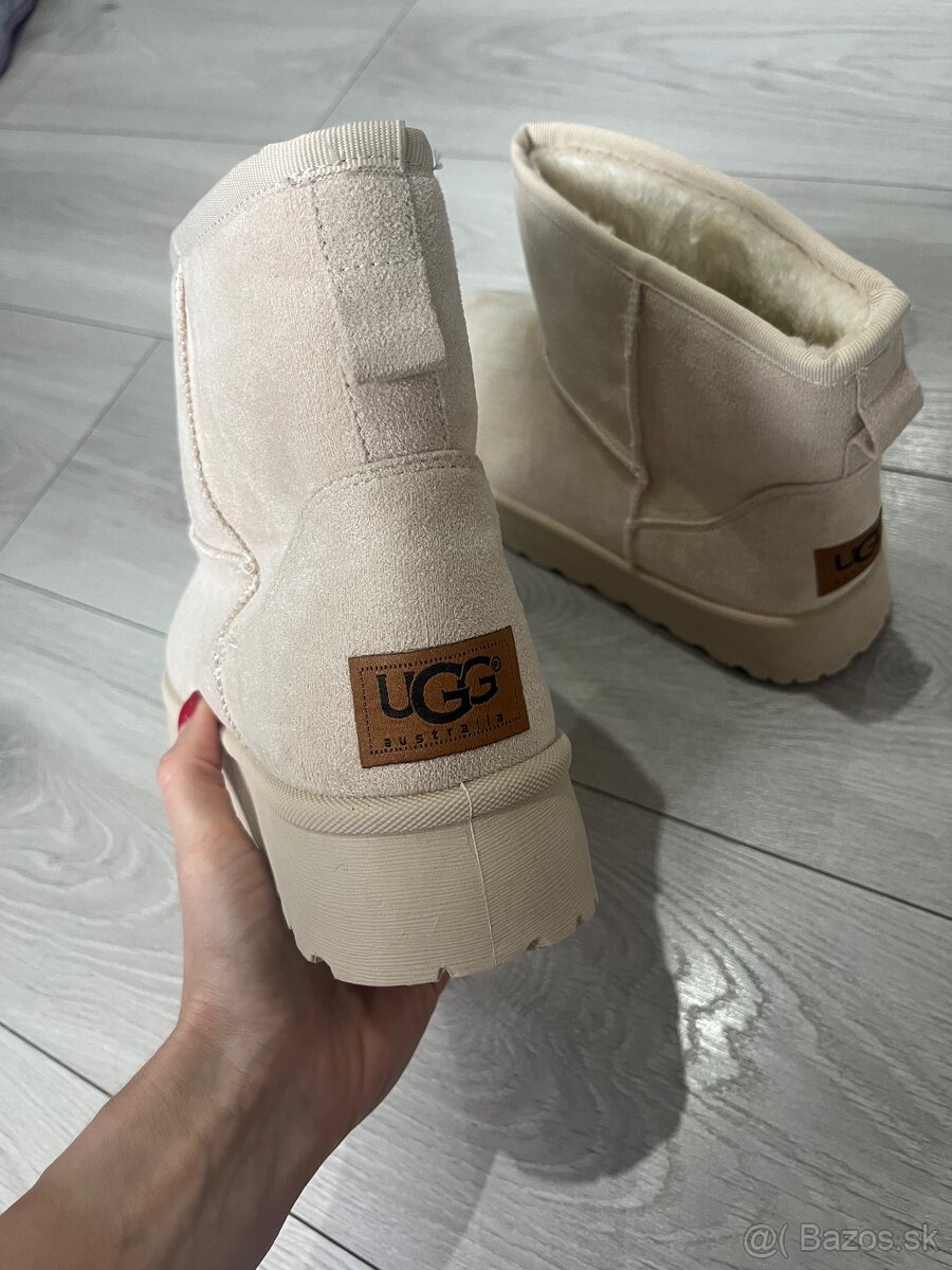 UGG dámske čižmy béžové - 3