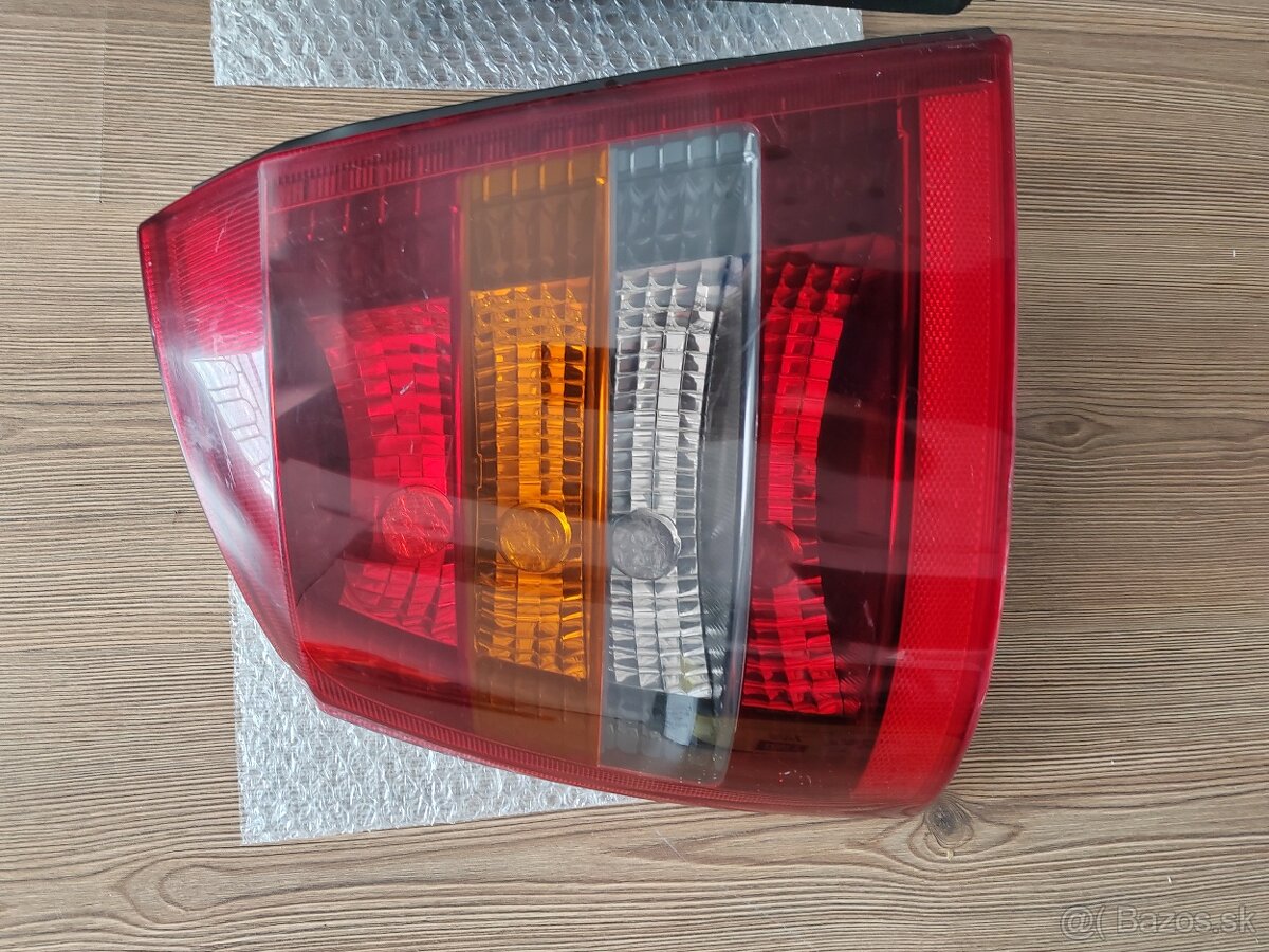 Opel Astra 2 zadné svetlá - 3