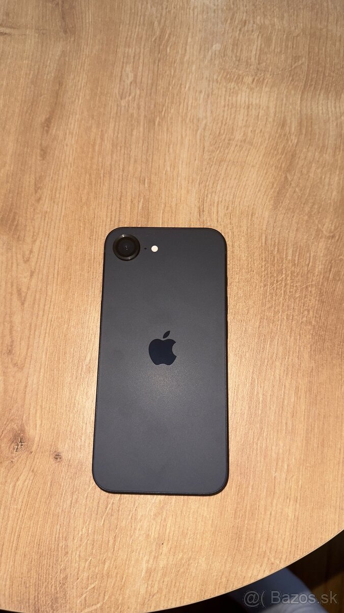 iPhone 16e black - 3
