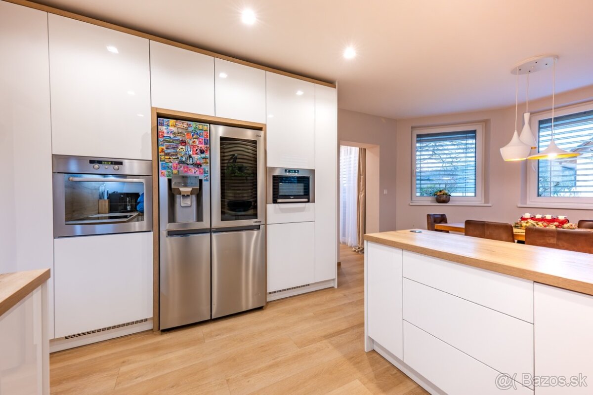 Exkluzívna rodinná vila Bošáca - 3