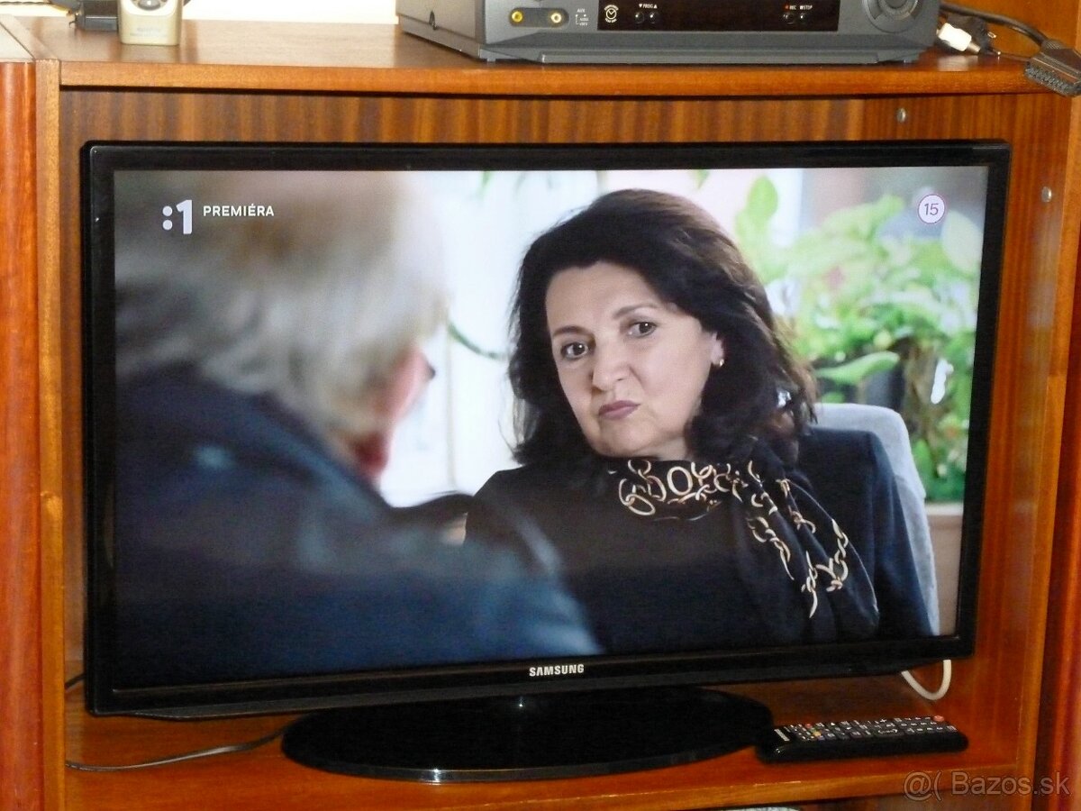 Predám FullHD LED televízor Samsung UE32EH5000 - 80cm - 3