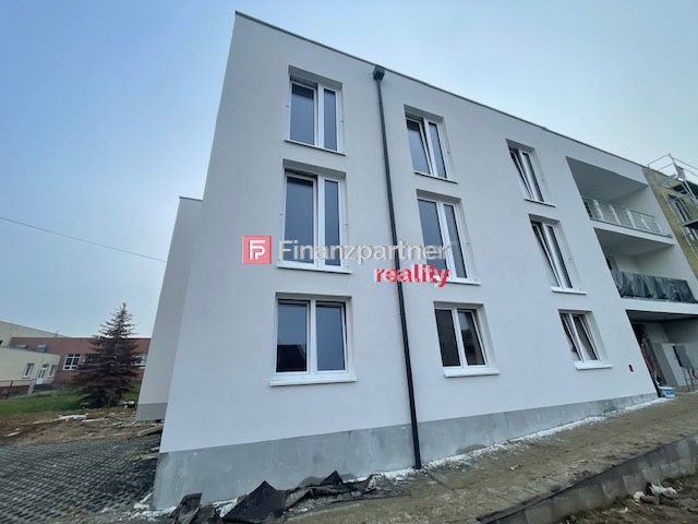 IBA jeden 3 izb byt novostavbe v SB aj s pozemkom (F517-113 - 3