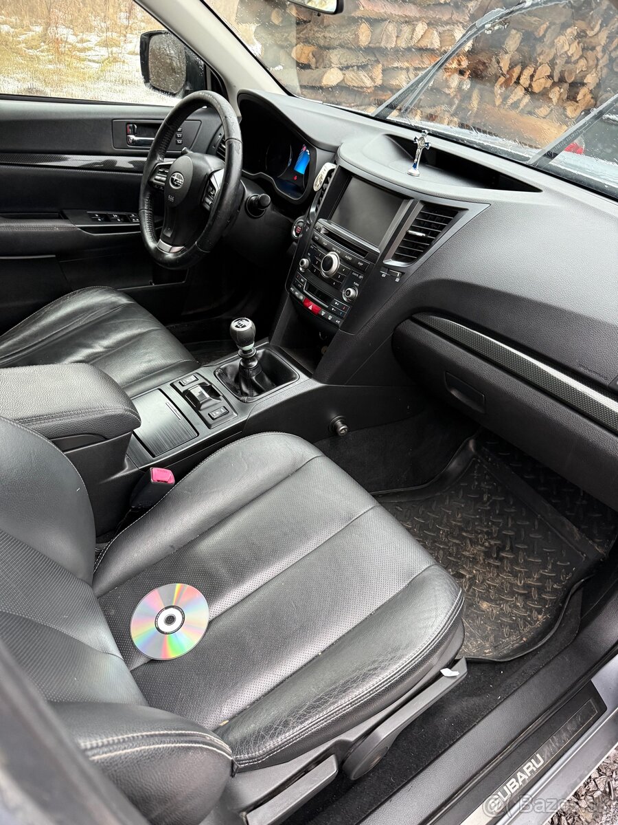 Predám SUBARU outback - 3